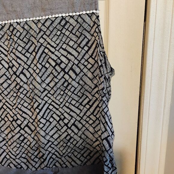 Tribal Black and White Graphic Tank Top with Bib Collar - Picture 11 of 14